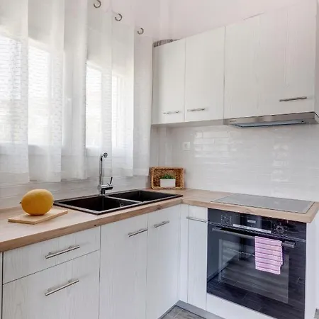 Cactus Guesthouse, συρος