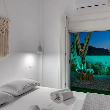 Cactus Guesthouse, συρος