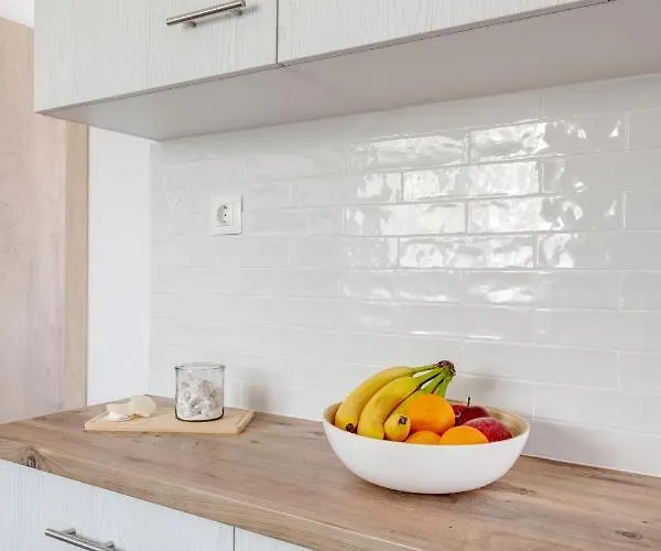 Cactus Guesthouse, συρος 펜션 *