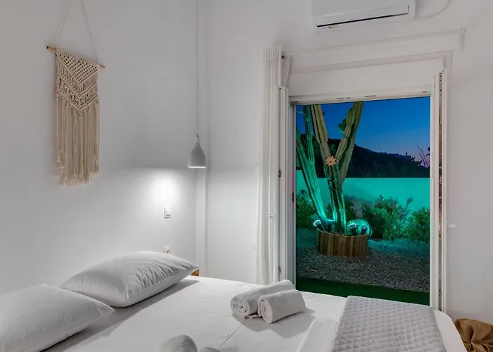 Cactus Guesthouse, συρος