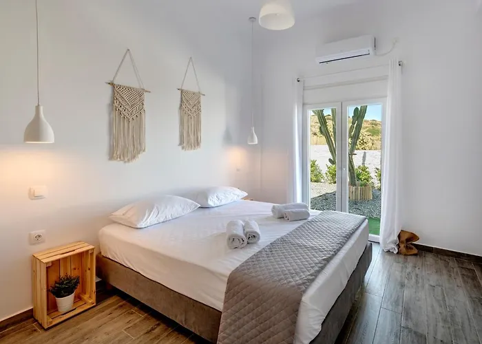 Cactus Guesthouse, συρος