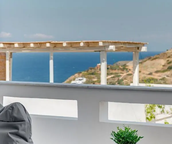 Cactus Guesthouse, συρος *