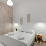 Cactus Guesthouse, συρος 펜션 *