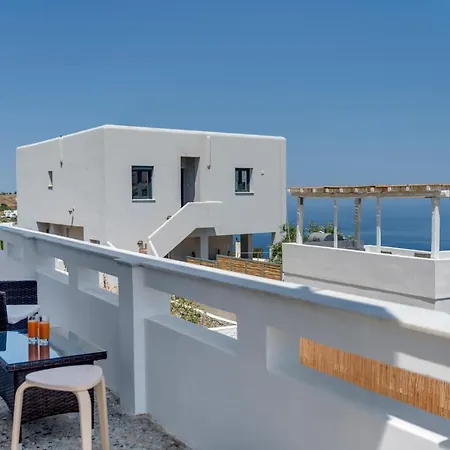 Cactus Guesthouse, συρος בית נופש Kini