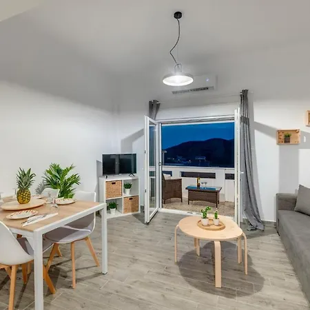 Holiday home Cactus Guesthouse, συρος Kini