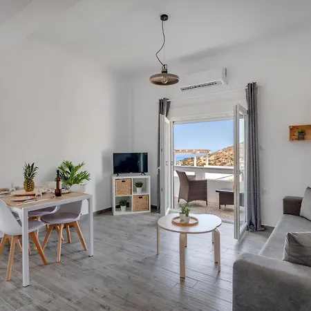 בית נופש Cactus Guesthouse, συρος Kini
