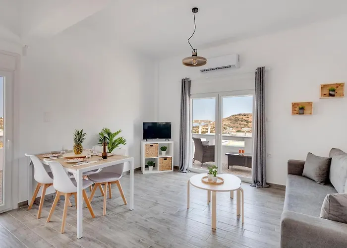 Cactus Guesthouse, συρος Kini