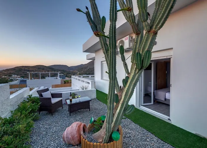 Cactus Guesthouse, συρος