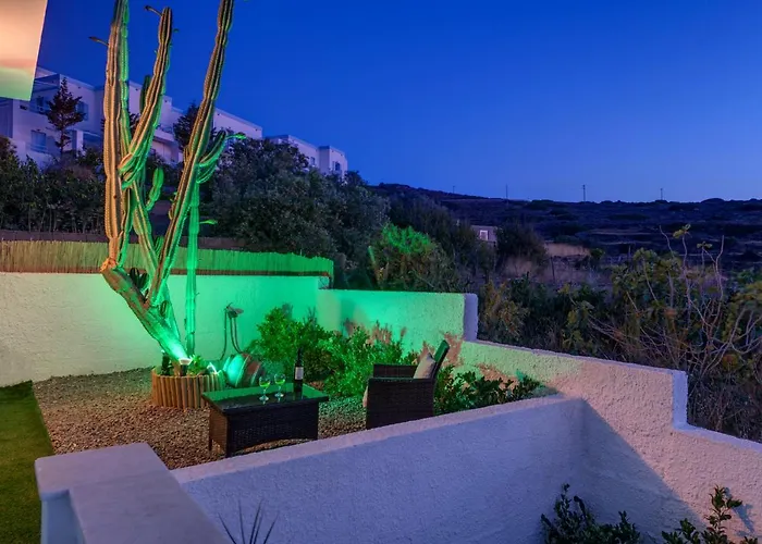 Cactus Guesthouse, συρος * Kini