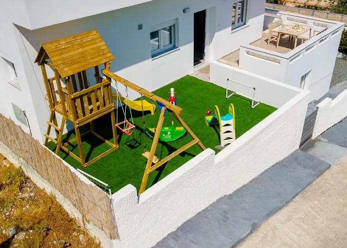 Cactus Guesthouse, συρος Kini